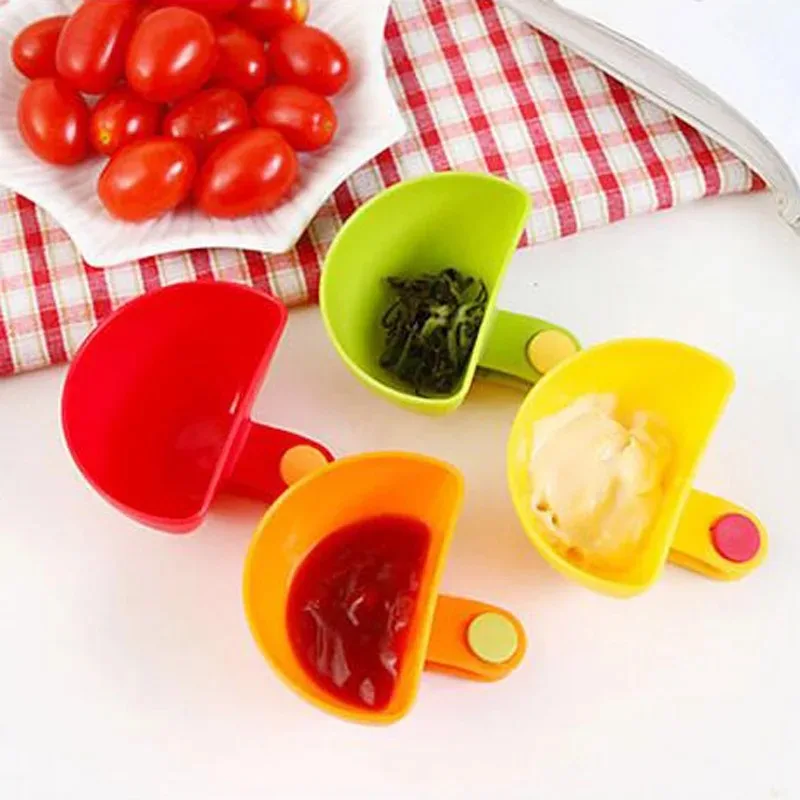 1PC Storage Box Assorted Seasoning Sugar Salad Tomato Sauce Dishes Kitchen Clip Bowl Dip Containers for Spices Salt Shaker