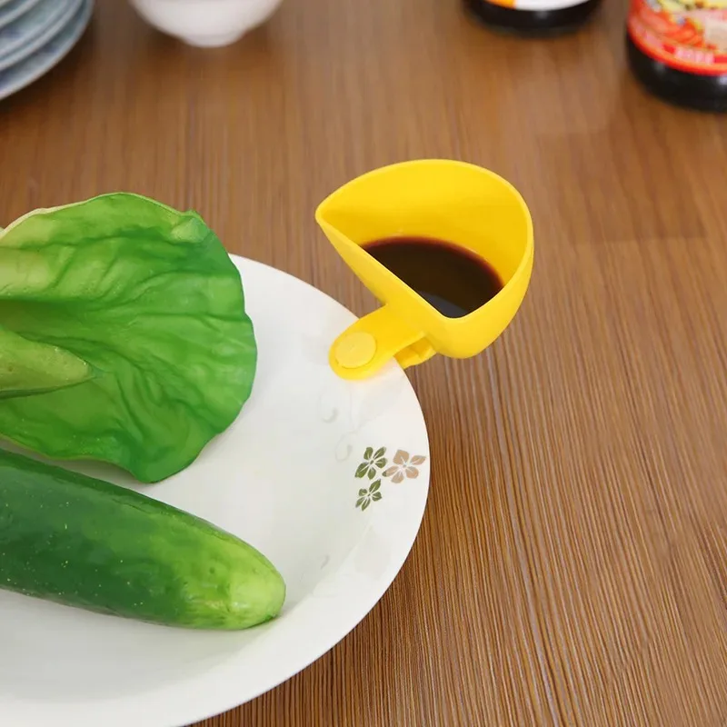 1PC Storage Box Assorted Seasoning Sugar Salad Tomato Sauce Dishes Kitchen Clip Bowl Dip Containers for Spices Salt Shaker